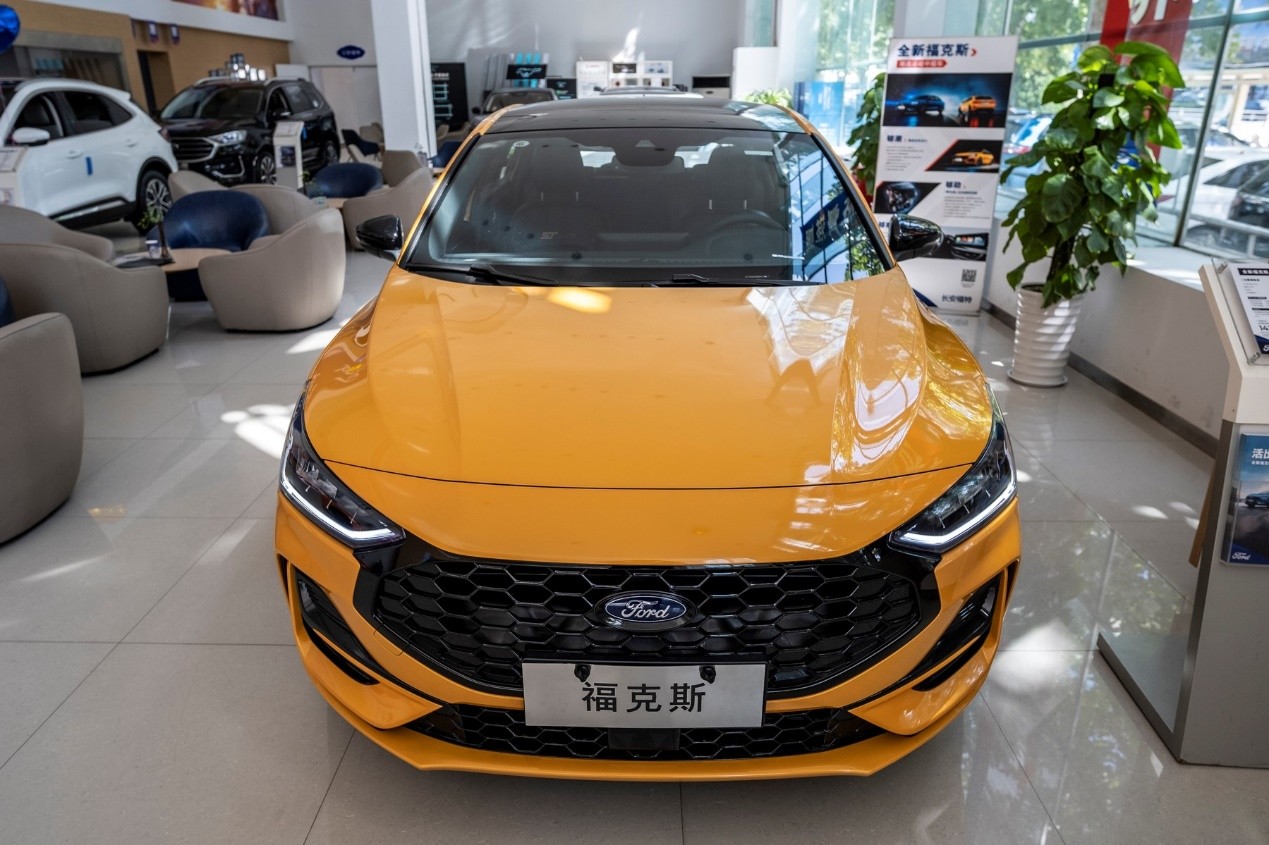 st-line车型最畅销,探店全新福克斯