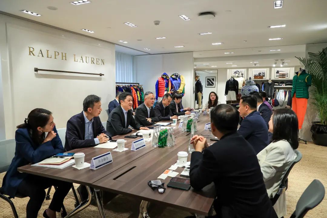 结合开展“四百”大走访“三进三问”行动,沈山州区长赴拉尔夫劳伦贸易上海有